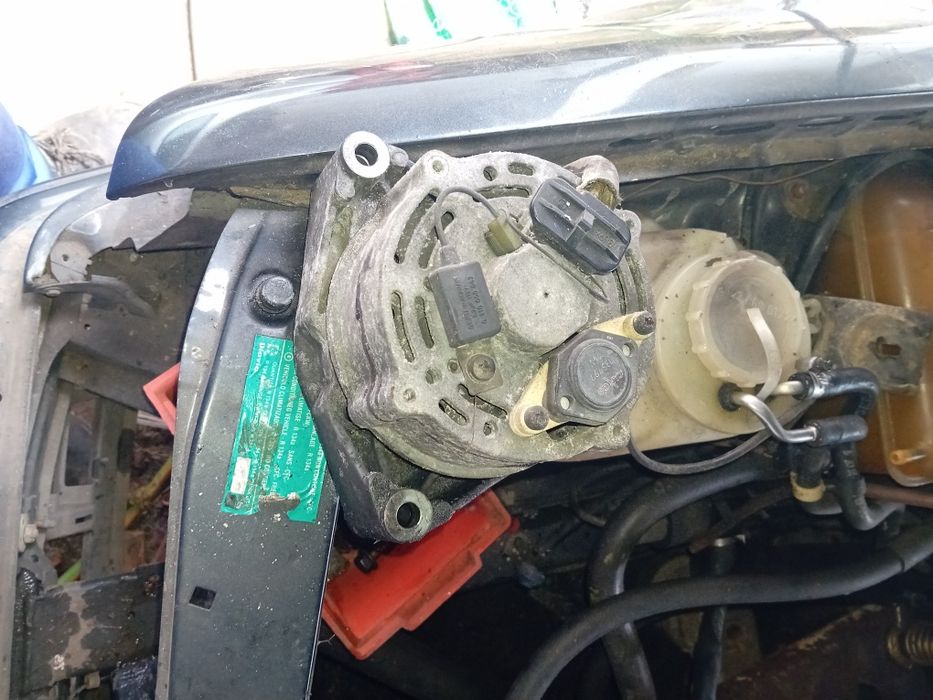 Vendo alternador  de mercedes  190d  w124