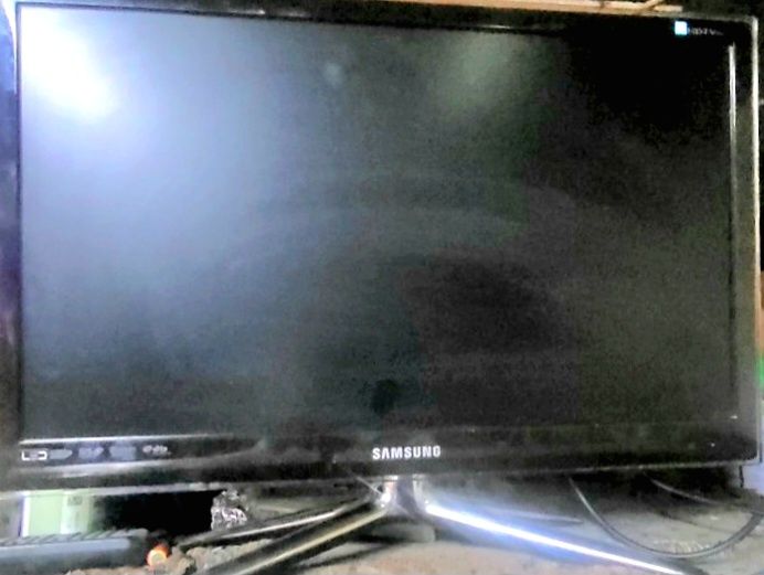 Телевизор,монитор,Samsung FX2490HD,в подарок т2,sharp,пульт,статуэтк