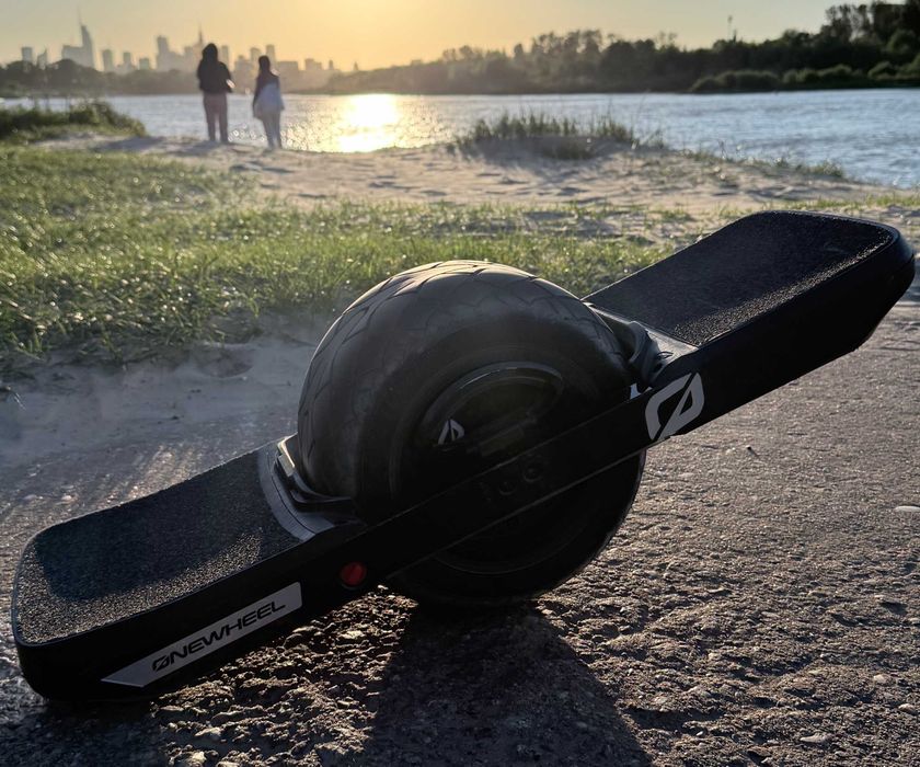 Onewheel XR Classic + Hypercharger, komplet akcesoriów