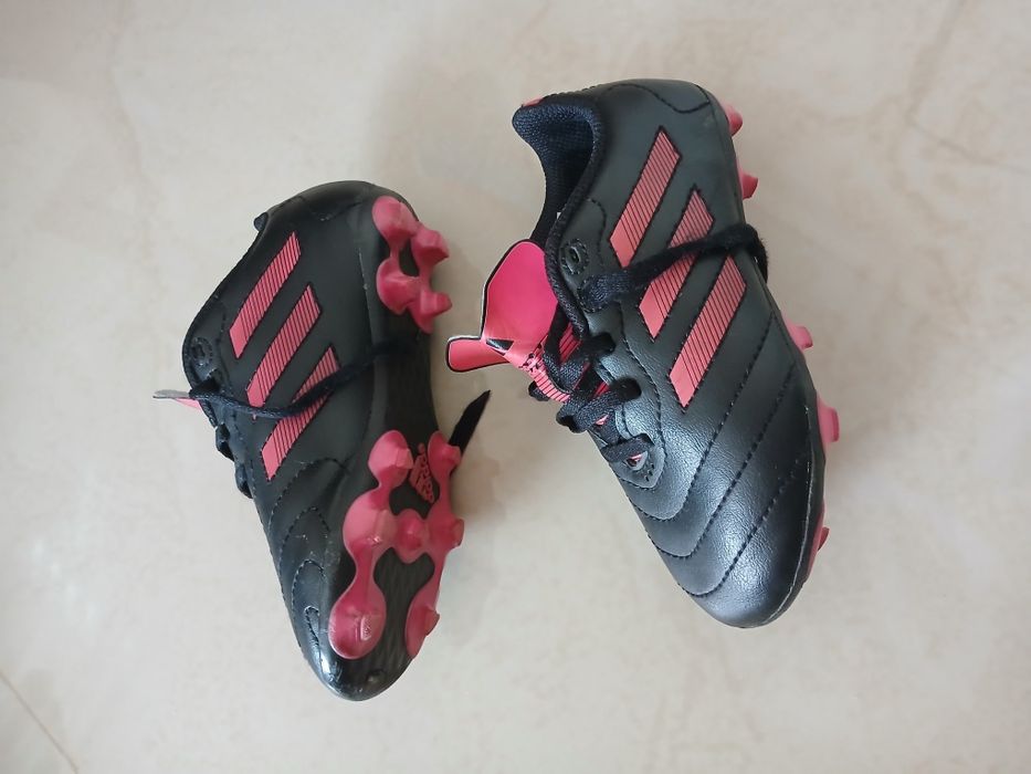 Chuteiras de criança: Adidas N°27