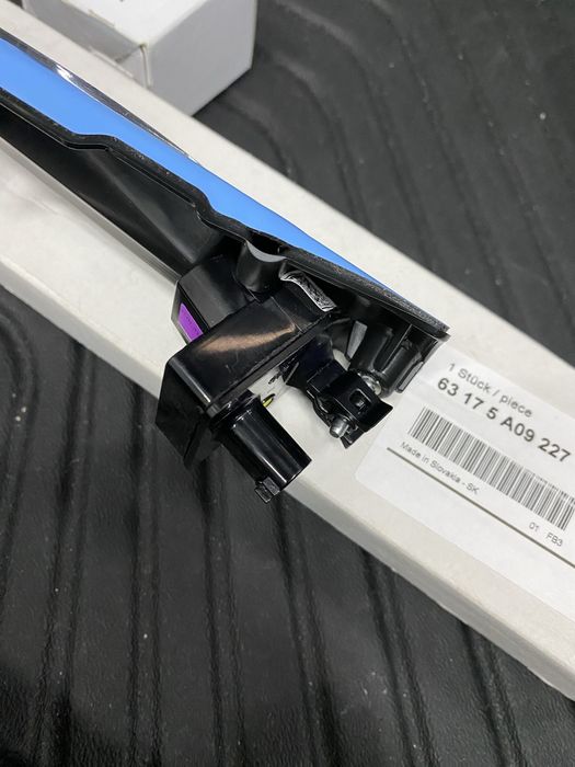 Подсветка (ЛЕВАЯ) сторона и пластиковый  кронштейн, BMW i4 G26.