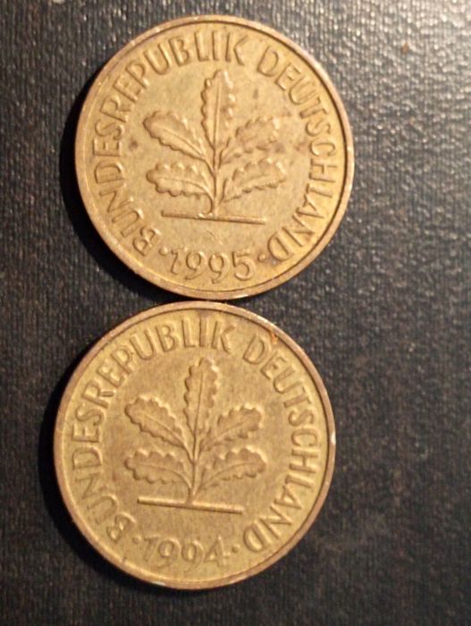 2 moedas 5 Pfennig - Alemanha Germany - Letra A 1994/Letra D 1995 RFA