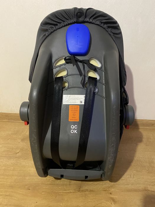 Дитяче автокрісло-люлька до 1 року.