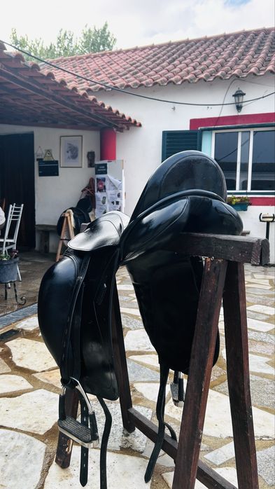 Vendo selim de dressage