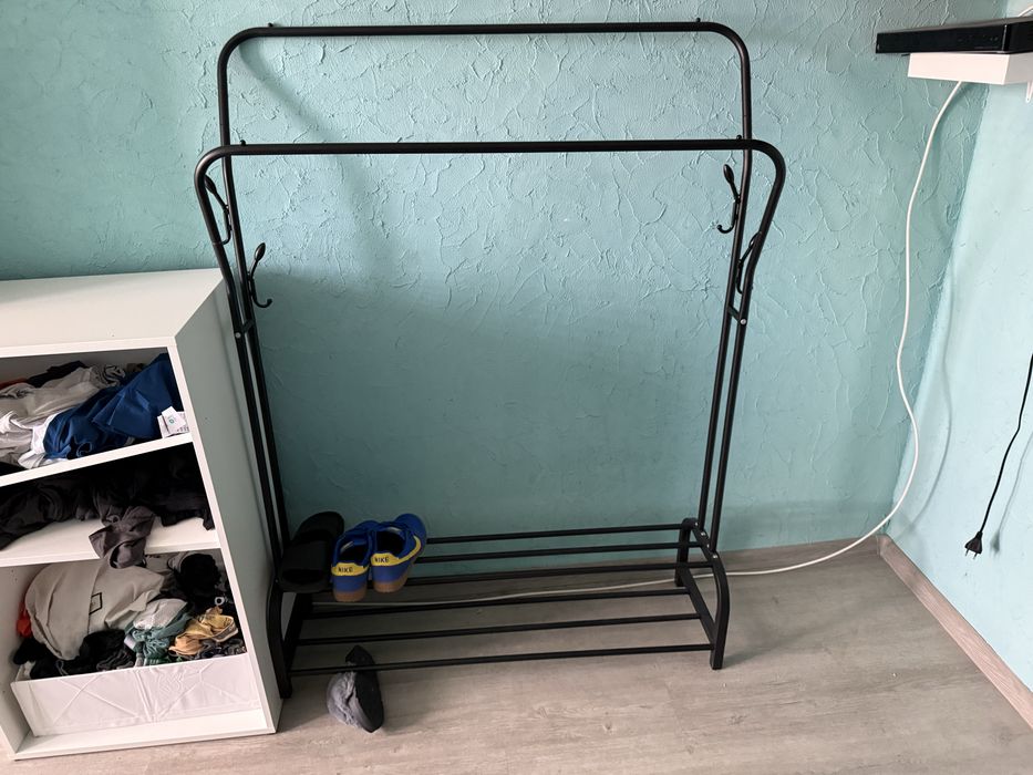 Stelaż metalowy na ubrania