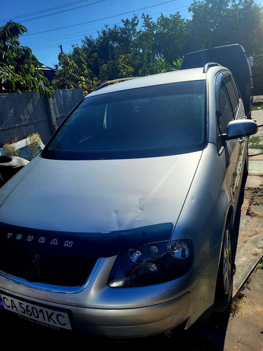 Volkswagen Touran 2003 — надійний, просторий та практичний сімейний мінівен!