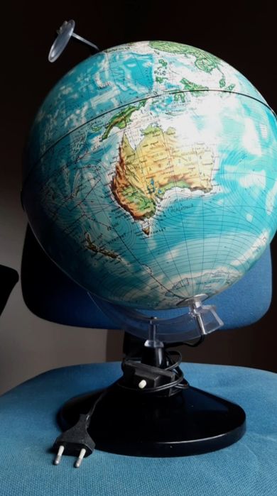 Candeeiro em forma de Globo Terrestre