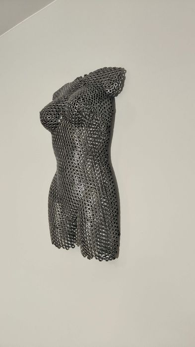 Rzeźba kobiety – front i tył – industrial / loft – handmad