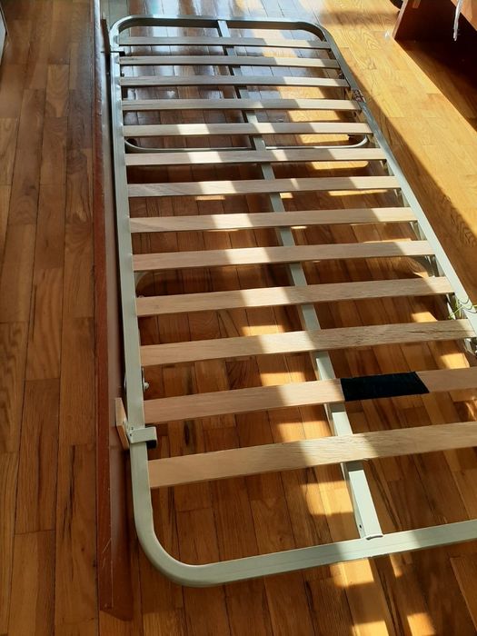 Cama de solteiro convertível em cama de casal