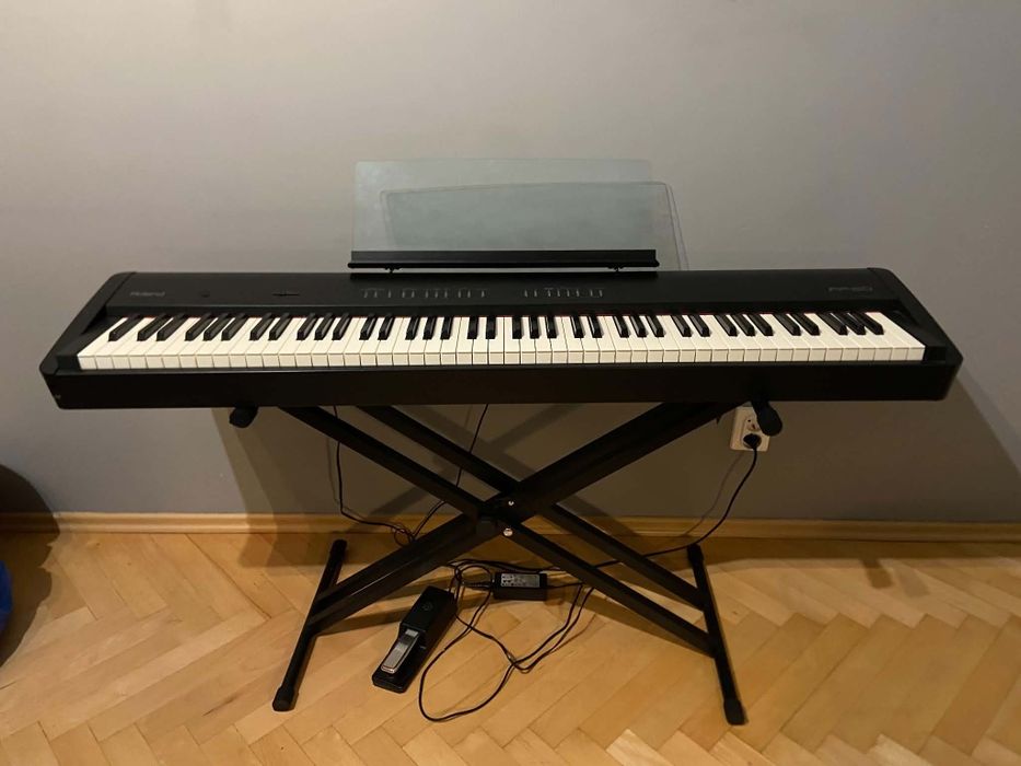 Pianino cyfrowe Roland FP-50 + futerał i  statyw
