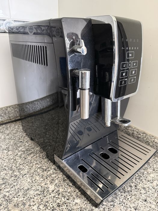 Máquina de Café De'Longhi Dinamica