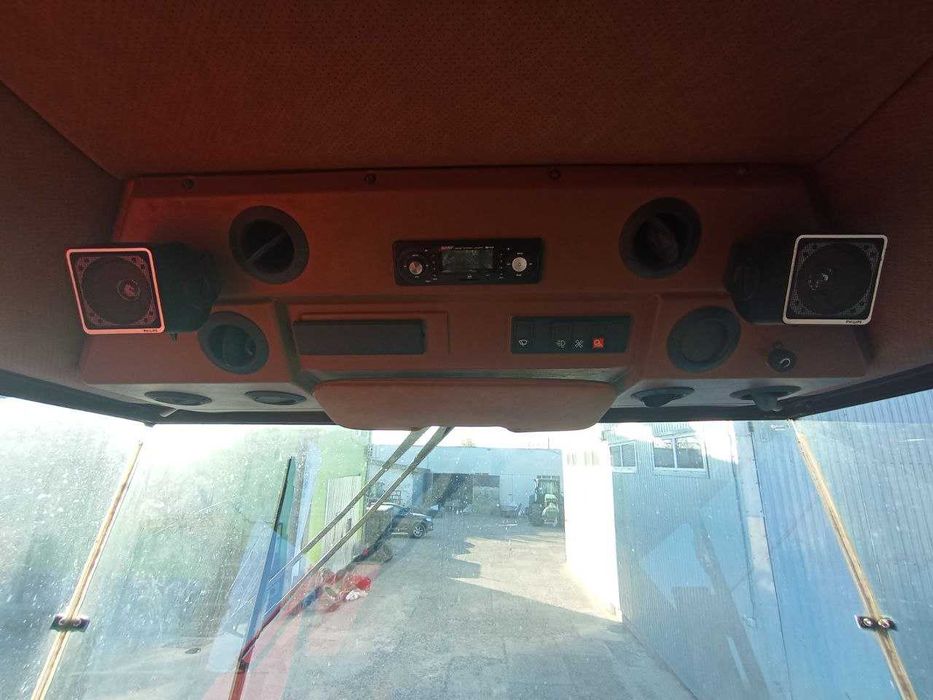 Комбайн Dronningborg D 7500 з гідроходом