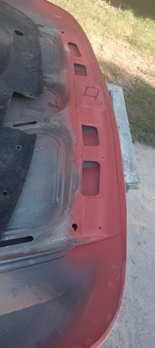 Капот ваз 2110 .