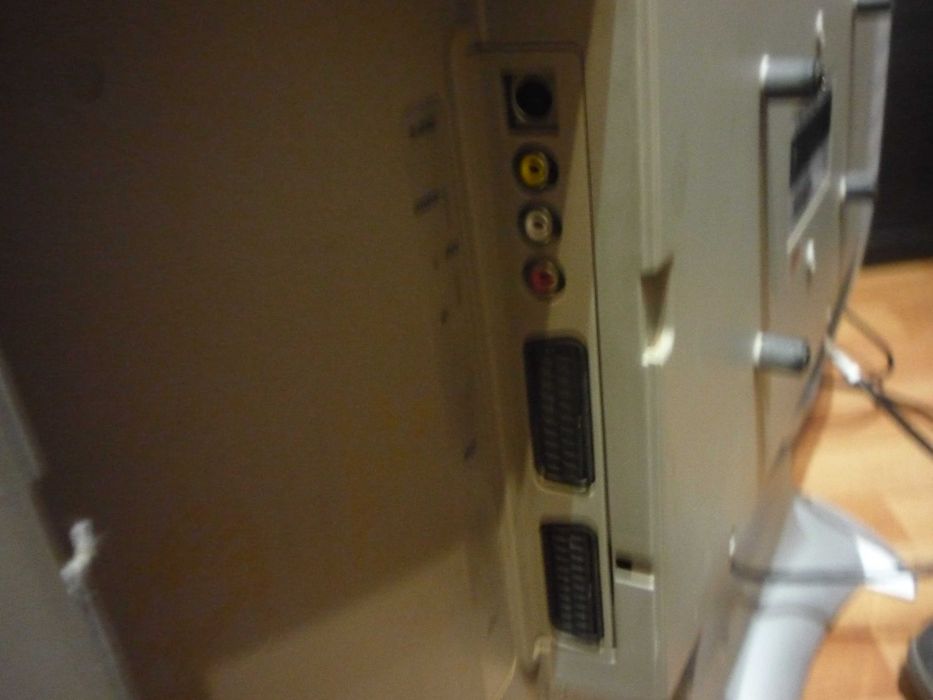 TV Crown Lcd a funcionar corretamente e com comando novo