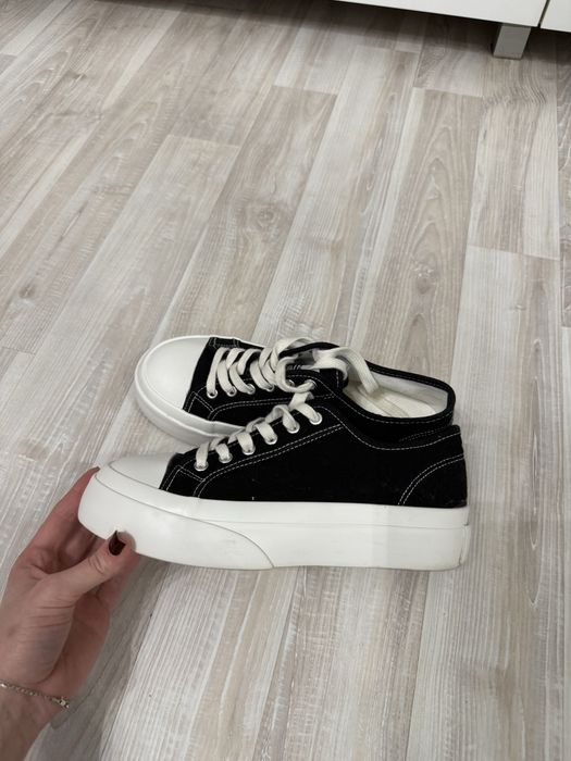 Продам жіночі кеди