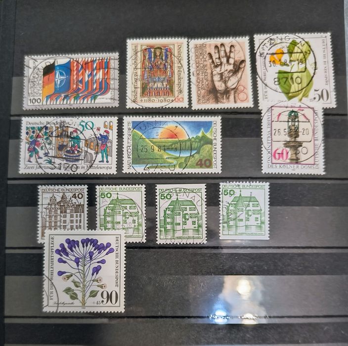 Niemieckie stemplowane znaczki z rocznika 1980