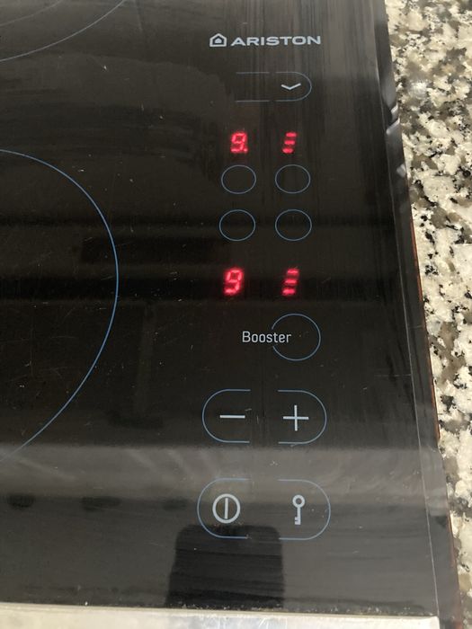 Placa de indução Ariston