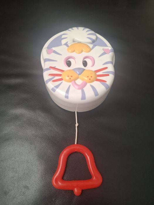 Gato musical de embalar da Chicco para bebé com  música e movimento dos olhos