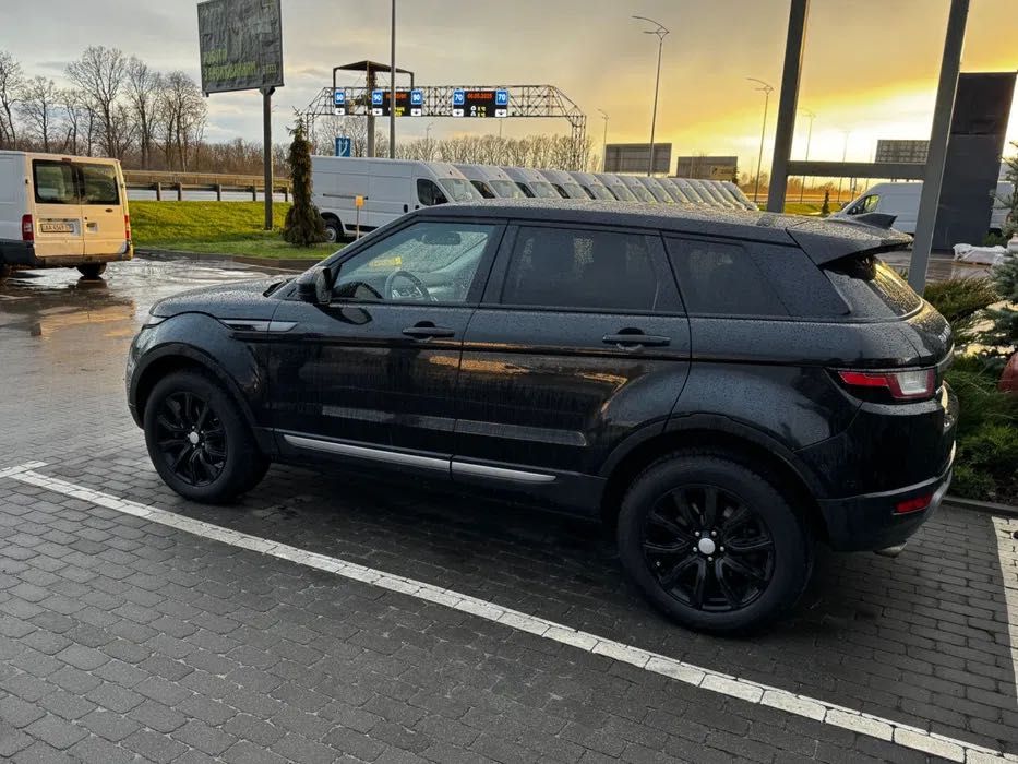 Авто Land Rover Range Rover Evoque 2017
