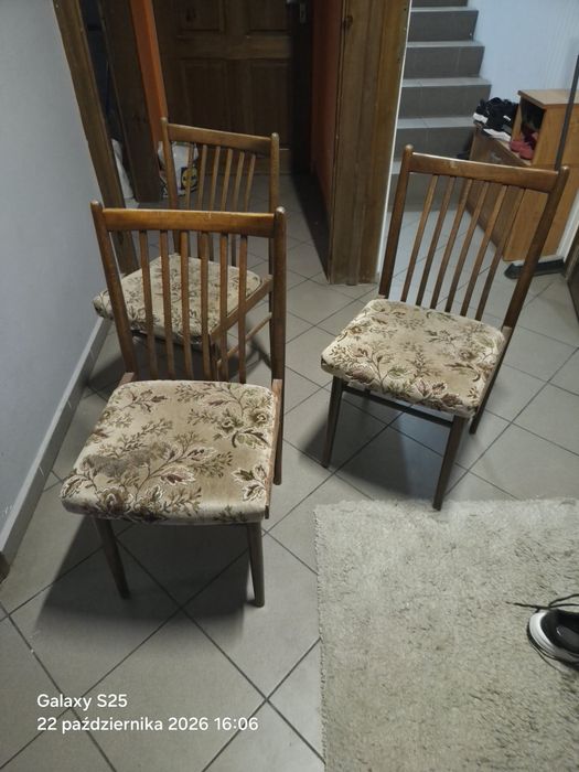 Dębowe krzesla vintage