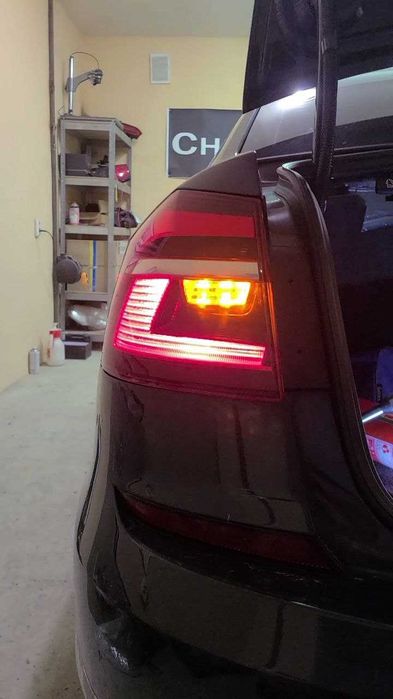 Жовті повороти задніх ліхтарів VAG Ford та ін.