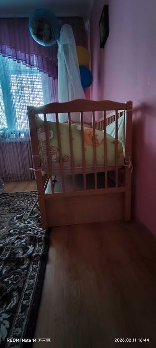 Дитяче ліжечко. З балдахіном.
