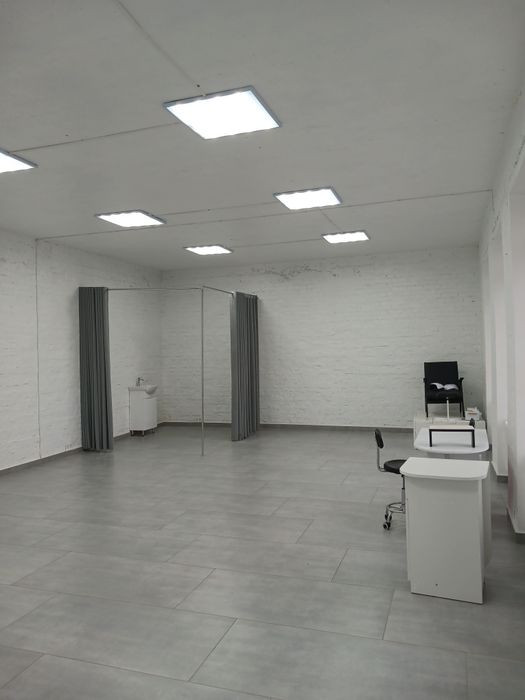 Здам в довгострокову оренду приміщення по пр.Відродження.