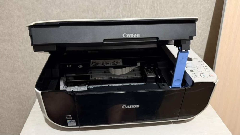 Принтер canon.
