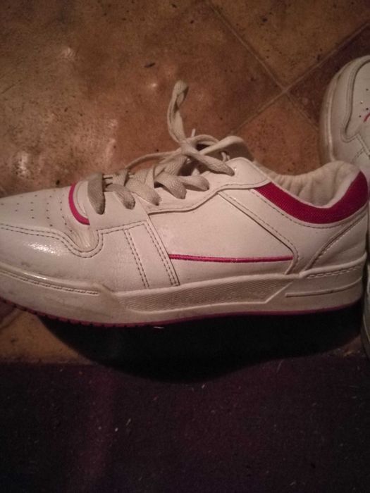 Buty damskie sportowe wiosna rozmiar 38/39