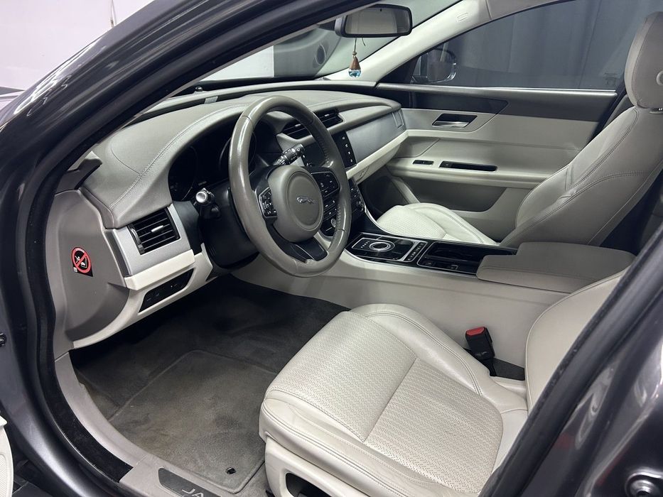 Jaguar XF 2.0 D Prestige Aut.