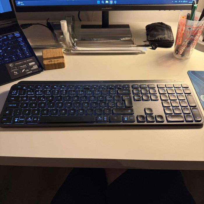 Teclado Logitech MX Keys Bluetooth - Layout PT - Pouco uso