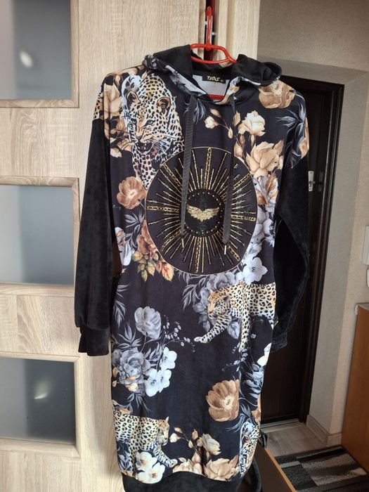 Śliczna welurowa sukienka