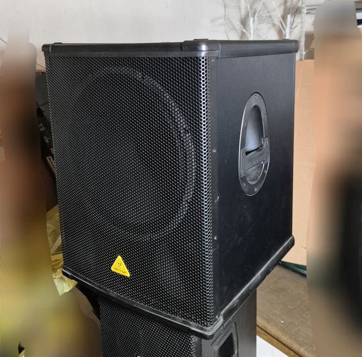 Subwoofery Behringer b1800x pro