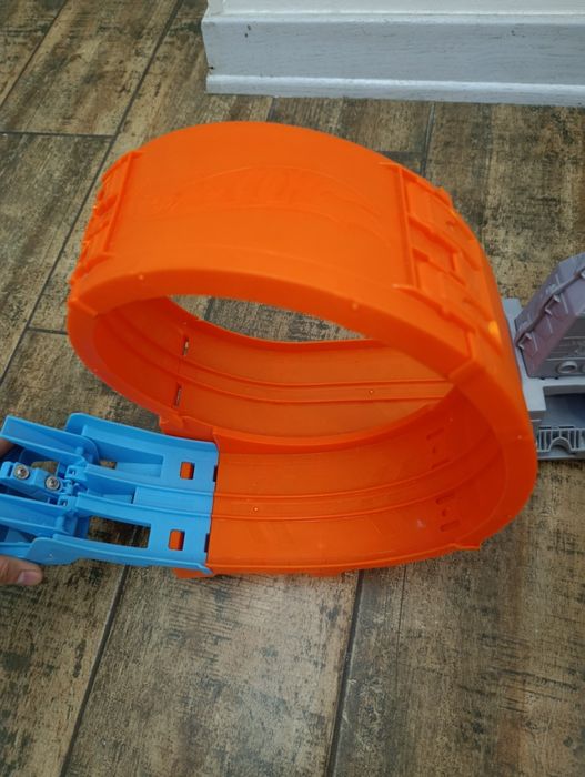 Hot wheels Чемпіон трюків в петлі