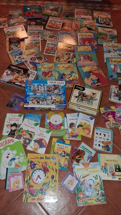 Grande lote de livros infantis mais puzzle e jogos usados