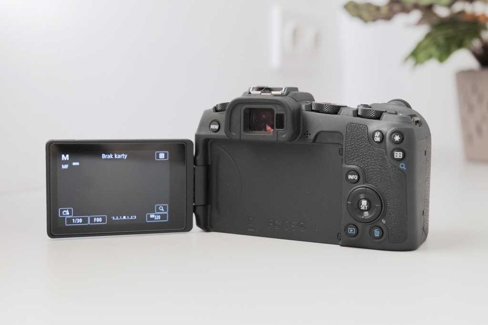 Canon RP aparat bezlusterkowiec pełna klatka