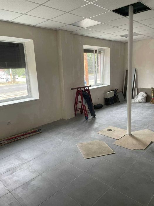 Сдам в аренду помещение площадью 95м2, первый этаж.