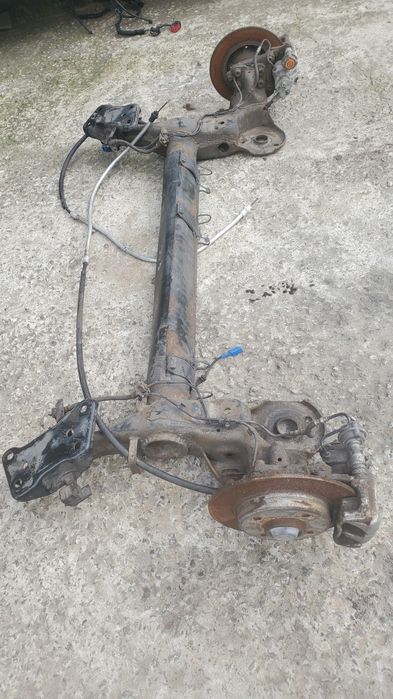 Задня балка підвіскі Peugeot  Пежо 207 308 307 3008гола