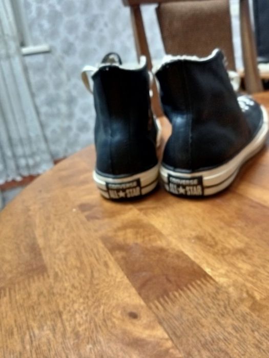 Продам конверси  зимні