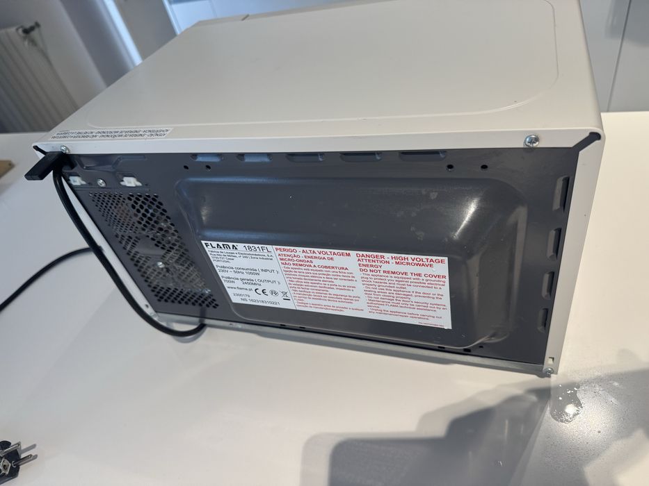 Microondas Flama 1831FL 20L