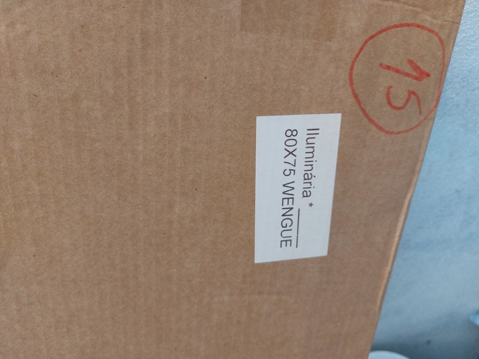 Espelhos novos ainda embalados