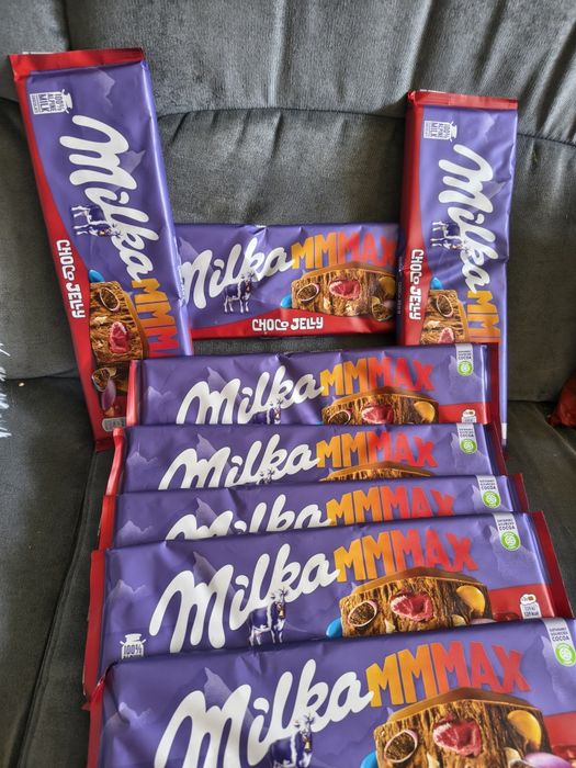 Cena za 10 szt! Milka MMMAX czekolada mleczna Choco Jelly 2500 kg z cukierkami strzelającymi