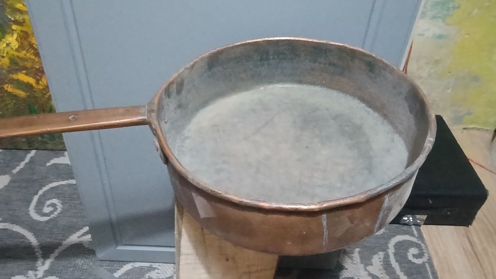 Ząbytkowa miedziana patelnia