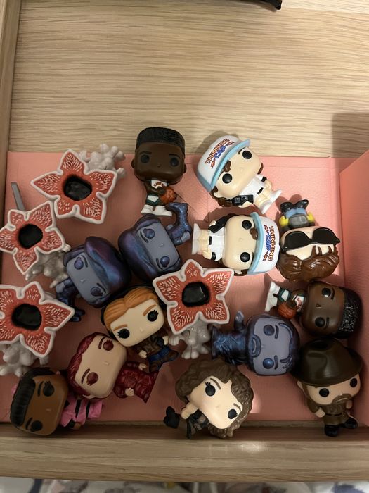 Stranger things kinder joy