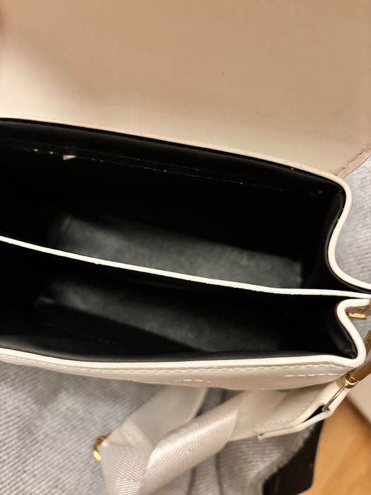 Mala nova branca com alça à tiracolo