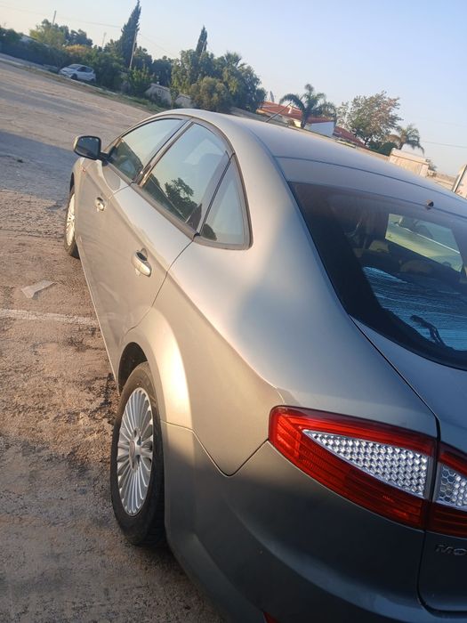 Ford mondeo conservado
