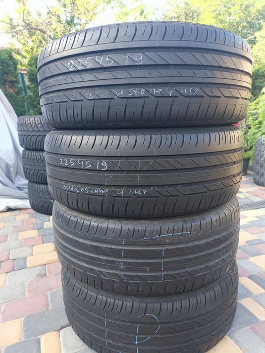 Bridgestone 225/45 R19 шини літні комплект