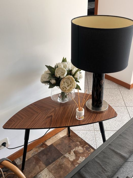 Mesa de apoio formato folha Ikea