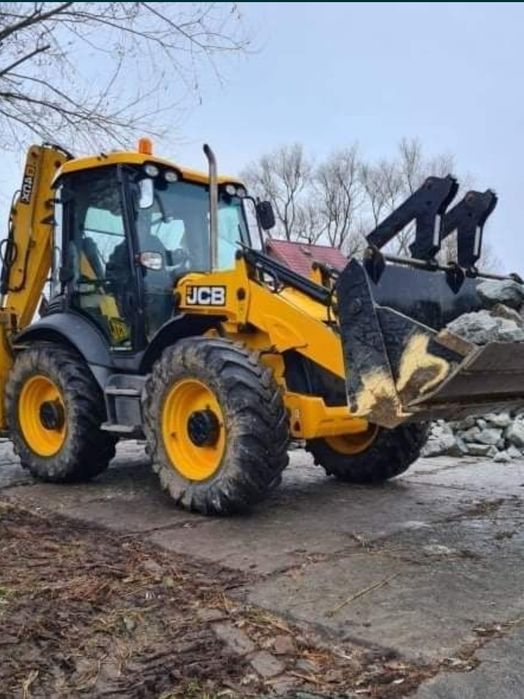 Usługi koparko-ładowarką/koparką kołową