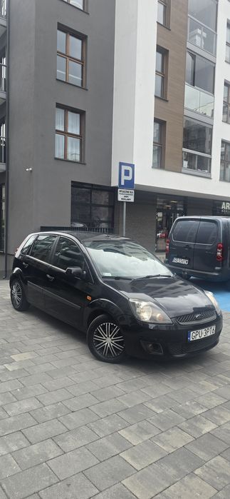 Ford Fiesta polift 1.6 benzyna klima niski przebieg bez rdzy ! Długie opłaty OC na rok
